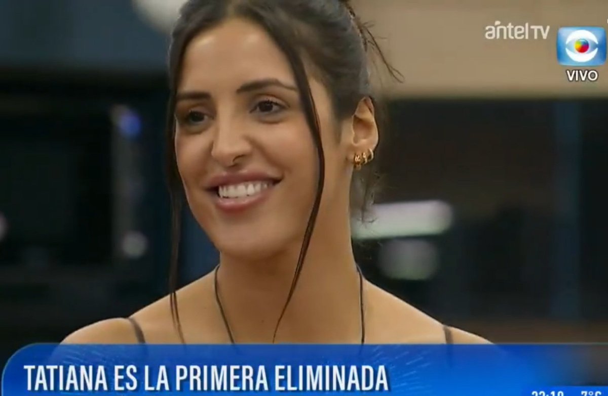 ConfedeJuanFran's tweet photo. 🇺🇾🚨 TATIANA SE VA DEMASIADO PRONTO Y LA CASA YA EMPIEZA A ENSEÑAR LAS GARRAS

Leer aquí: https://t.co/BOOCYBCOvQ
#GranHermanoUY https://t.co/lwBlrnJrhr