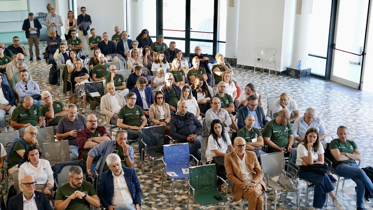 CislNazionale's tweet photo. La Segretaria  Generale della #Cisl #DanielaFumarola è oggi a Senigallia con le delegate e i delegati della Felsa Cisl, “cuore”  della categoria,  primo anello e  baricentro  della catena della rappresentanza.  
«Partecipare è costruire. Voi costruite ogni giorno, senza clamore, la rappresentanza di chi il lavoro lo cambia spesso e la dignità non la cambia mai». 
@FelsaCisl #lavoro #contratti #partecipazione