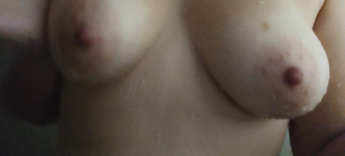 ValYpz2008's tweet photo. Soy solo una #puta fácil y regalada, mi único papel es ser un objeto sexual https://t.co/fnjkYu4XYA