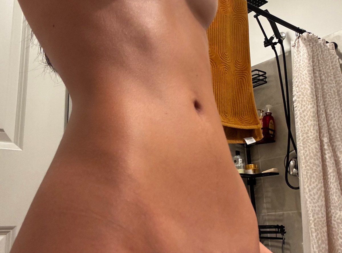 CONNIEK1EU's tweet photo. training abs feels so fckin good https://t.co/hay4diXROK