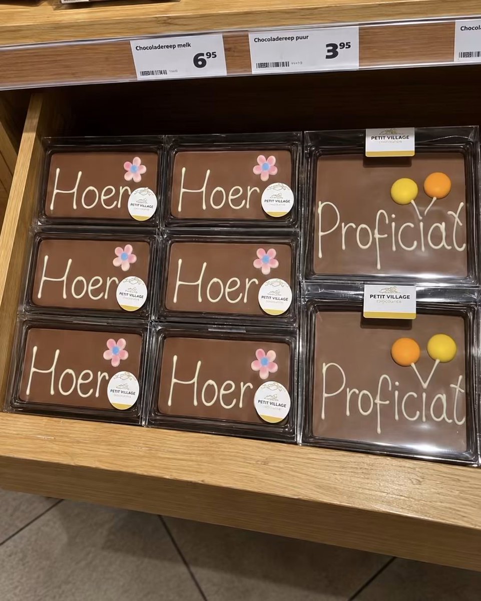 MaMaCaaf's tweet photo. De stickers zijn goed geplakt https://t.co/Iho5vhoPcu