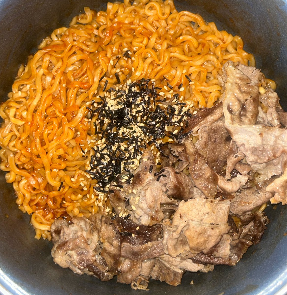 zkzeue's tweet photo. 0923
계정주 오늘 생일이에요 🫪

생일상으로 불닭2봉지에 우삼겹💕🍜 https://t.co/kY08AXoaJl
