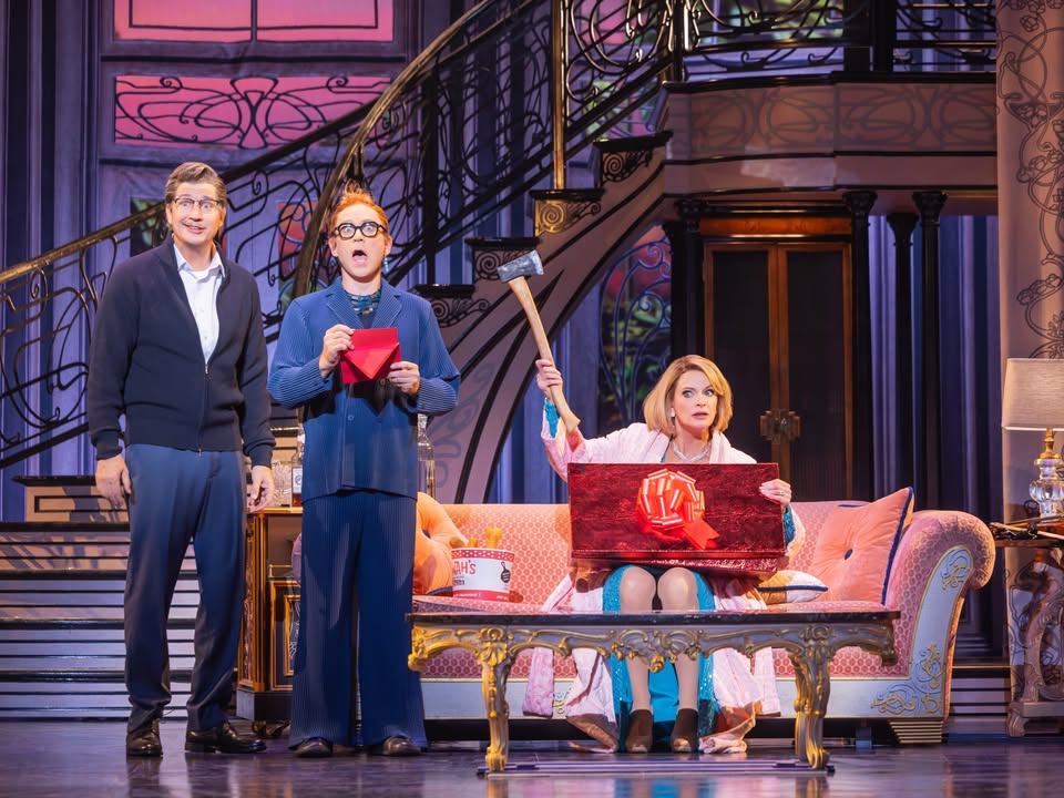 DeathBecomesBwy's tweet photo. Wake up! Our North American Tour has new production photos to give you LIFE!
•
📸 @murphymade https://t.co/f5nwkv8tCP