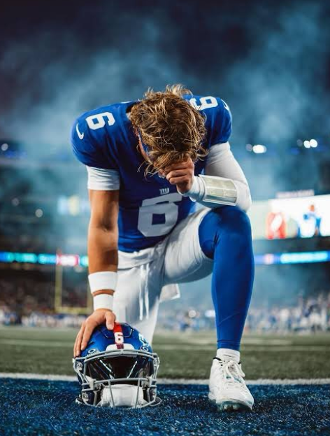SSN_OleMiss's tweet photo. Former Ole Miss QB and current New York Giants QB Jaxson Dart is expected to have season-ending knee surgery, per @RapSheet 

Absolutely heartbreaking. Prayers up for 6 ❤️ https://t.co/eeD6pjusxb