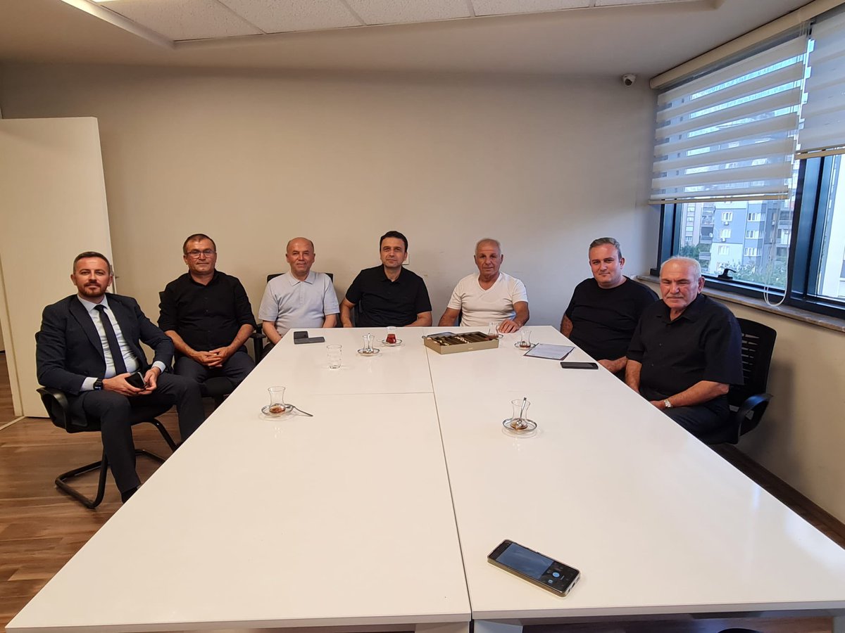avmustafakose's tweet photo. Şehidimiz Tuncay Arslan’ın babası Celal Arslan ağabeyimiz başta olmak üzere hemşehrilerimizle görüşmeler gerçekleştiriyoruz…. https://t.co/sQLQLLFqcw
