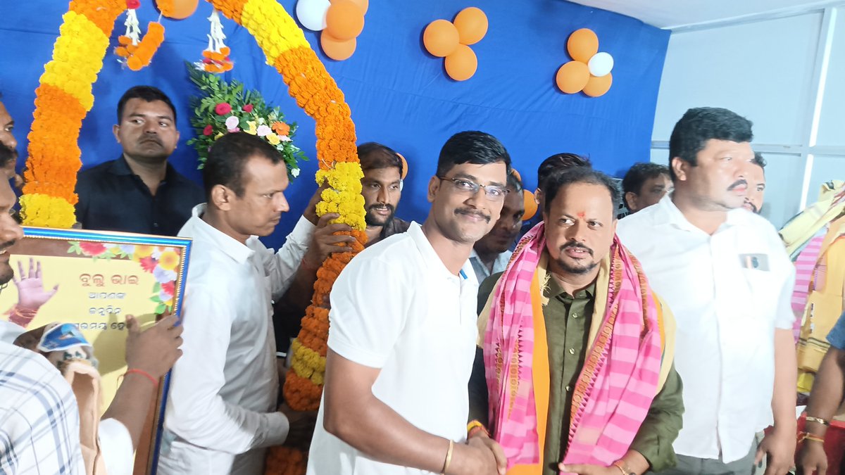 Sanjayabal1988's tweet photo. ଶୁଭ ଜନ୍ମ ଦିନର ଅନେକ ଅନେକ ଶୁଭେଚ୍ଛା ଓ ଅଭିନନ୍ଦନ 🙏🏻🙏🏻🙏🏻💐💐🎂🎂🎂#saradapradhan #mlamahanga #bjpodisha https://t.co/gcO2mHcgBa