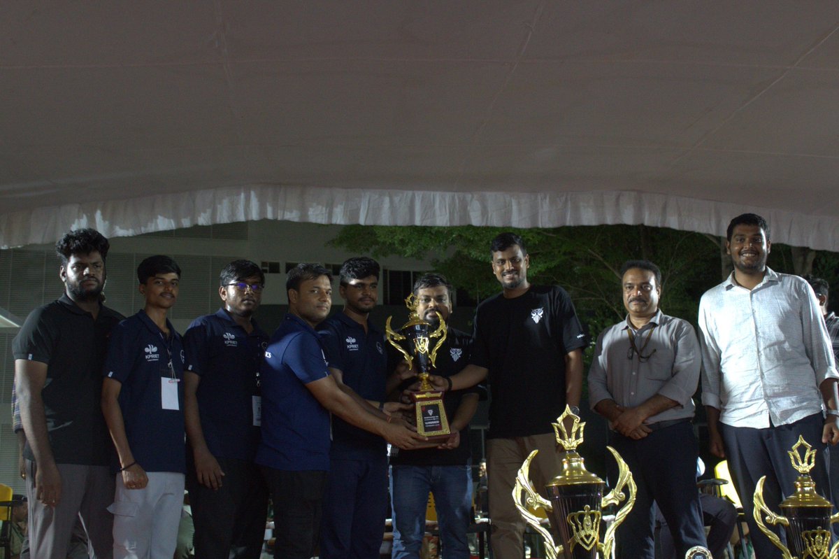 RoboVITics_HQ's tweet photo. SMALLER MACHINE. BIGGER IMPACT.
Team DOT Robotics with Honeybadger takes the title in the 8 KG category at RoboWars ’26 powered by Analog Devices.
Fast, fierce and relentless in the arena.
#RoboWars26 #Gravitas26 #RoboVITics #VITVellore #robotics https://t.co/iIaPp46r9u