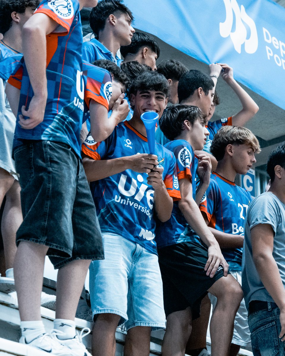 sdteucro's tweet photo. 𝔾ℝ𝔸ℤ𝔸𝕊, 𝔸𝔽𝔼ℂℂ𝕀Óℕ 💙

Non podiamos quedar sen presumir de vós.

Que bonito foi ver o Municipal con tanta xente dándoo todo os 60 minutos, empurrando coma un xogador máis.

Sodes os mellores🔥

#TeucroLintel #ARenacenza #SerOQueSomos https://t.co/7s02vsmKbf