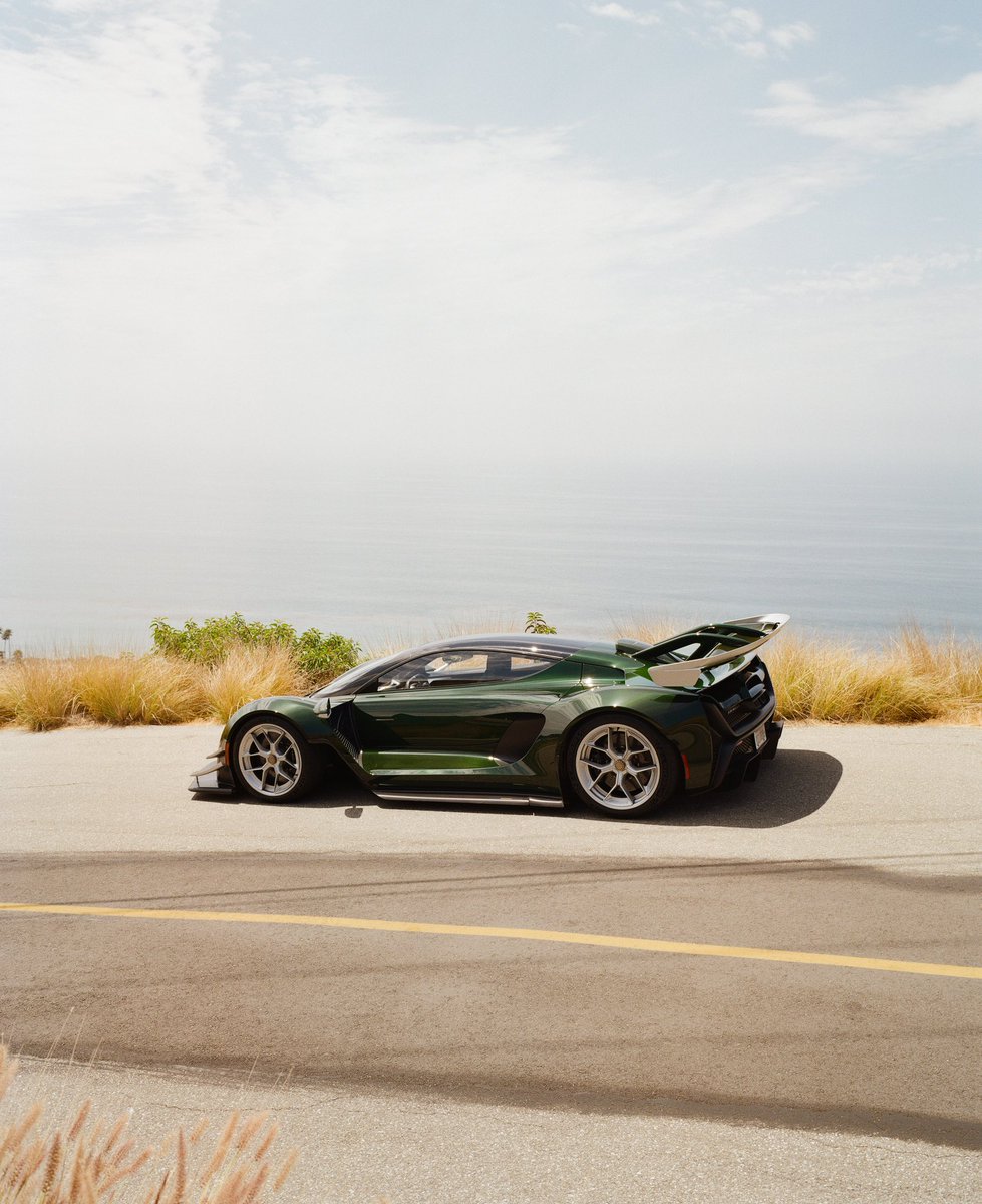 CzingerVehicles's tweet photo. Rattlesnake Green Carbon Fiber perfectly complements Czinger’s home on the Southern California coastline.

#Czinger21C #MadeInAmerica #CaliforniaHypercar https://t.co/A4RQ6FEwem