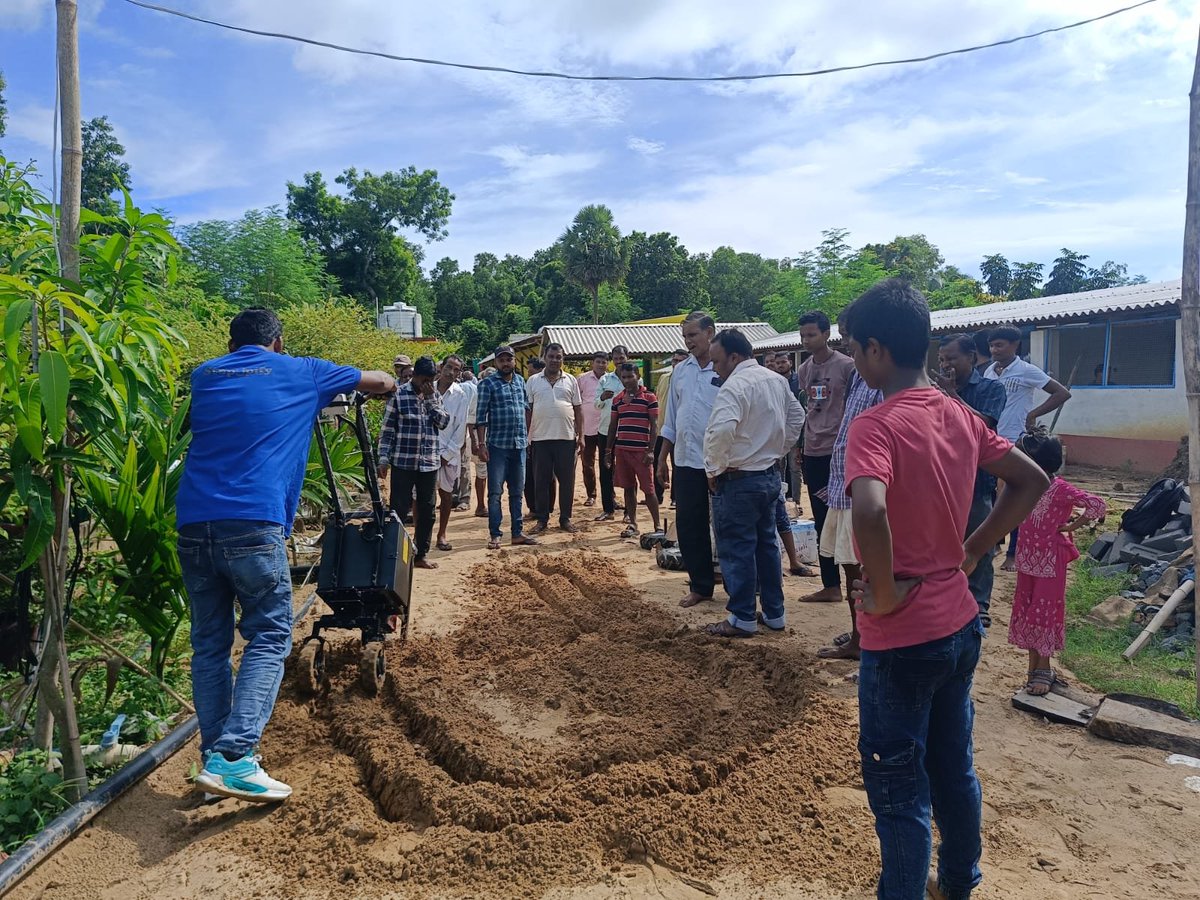 stepupify's tweet photo. Balasore farmers try Stepupify MUFT &amp; micro pump for weeding, tilling &amp; betel irrigation. 🌱

@ajitkrbgp https://t.co/vnRNgnrUvg
