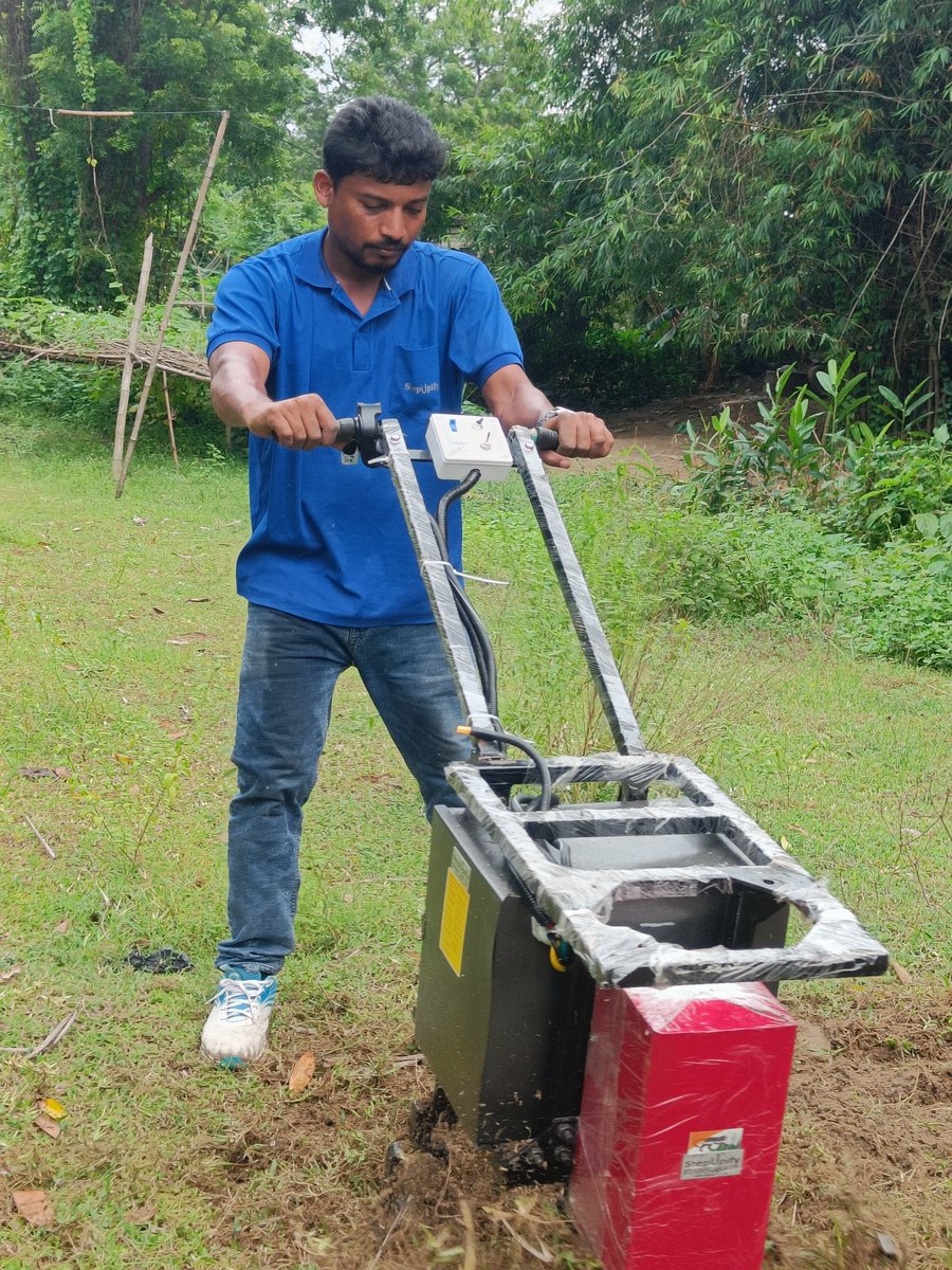 stepupify's tweet photo. Balasore farmers try Stepupify MUFT &amp; micro pump for weeding, tilling &amp; betel irrigation. 🌱

@ajitkrbgp https://t.co/vnRNgnrUvg