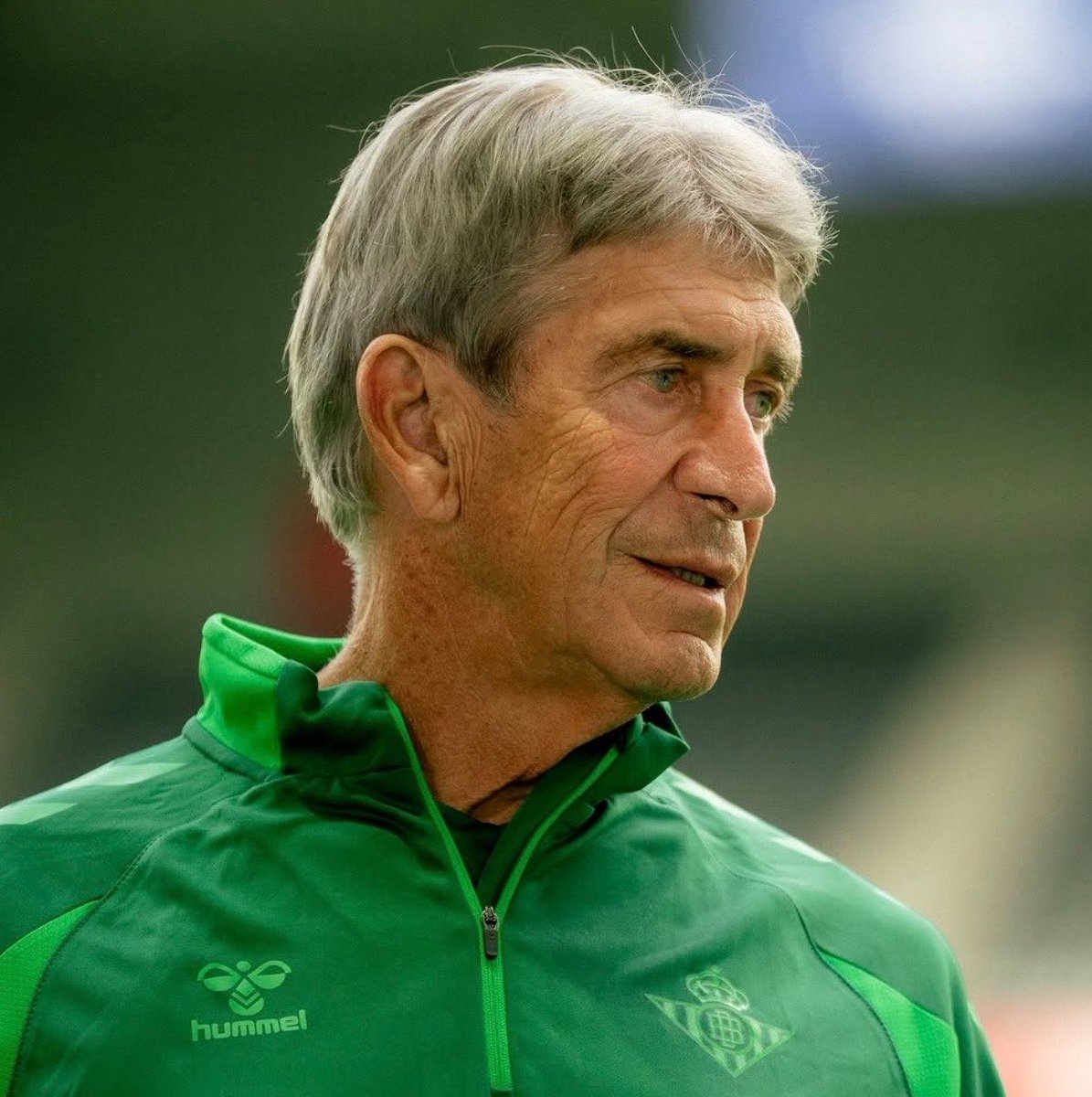 _JuanjoPonce's tweet photo. 🔝‼️ Manuel Pellegrini y Miguel Sierra, nominados a los premios del mes de septiembre de LaLiga.

🟢 El técnico del #RealBetis, nominado a mejor entrenador.

🔴 La promesa del #SevillaFC, a mejor jugador Sub-23. https://t.co/jVzozRT5ZZ