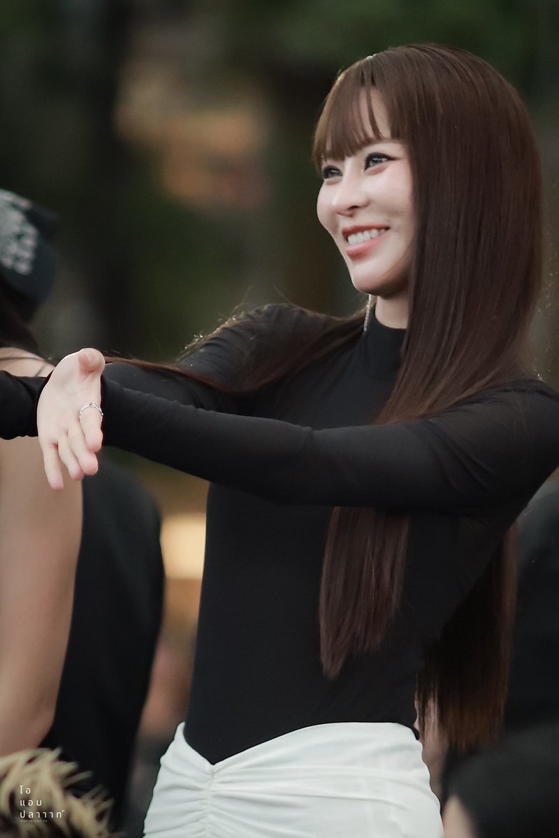 iampla_p's tweet photo. เก็บความเป็นตัวเองเอาไว้ ปอนอเป็นยังไงก็เป็นแบบนั้นต่อไป โฟกัสแค่คนที่อยู่ข้างๆและคนที่รักเอ็งก็พอไอ้เด็กกก ทางมันอาจจะขรุขระแต่ใช่ว่ามันจะผ่านไปไม่ได้ มีเพื่อนร่วมทางตั้งเยอะแหน่ะ 🔋🐒

#Puinoonwrsr
#ปุยนุ่นวรางค์ศิริ https://t.co/UwkTtWHD3H