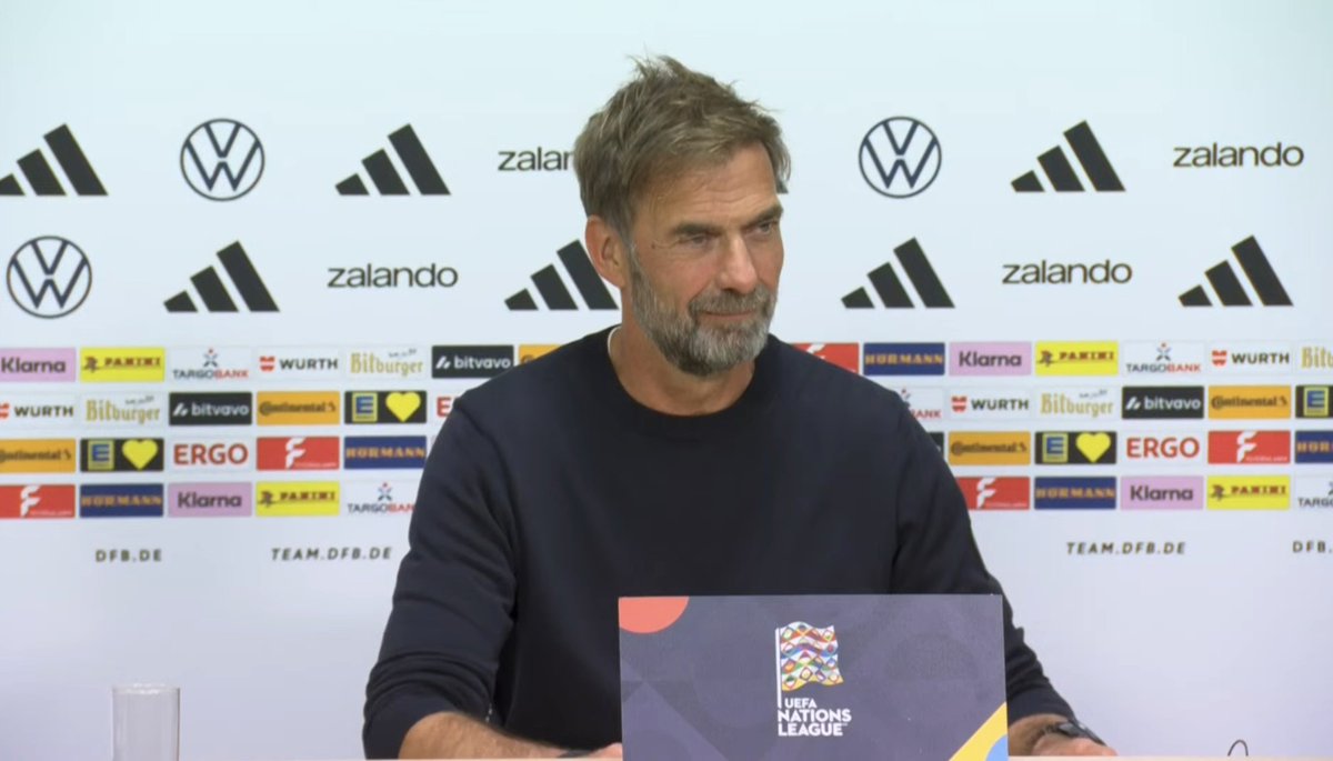 iMiaSanMia's tweet photo. • Who will play at right-back tomorrow, Vagnoman or Treu?

Klopp addressing the reporter: "Can you sleep tonight if you don't know this?" 

"Did Xavi announce his starting lineup? If so, I'd like to have it. Then we can talk about ours too. Let's wait a bit longer" https://t.co/BsYhR2DWNX