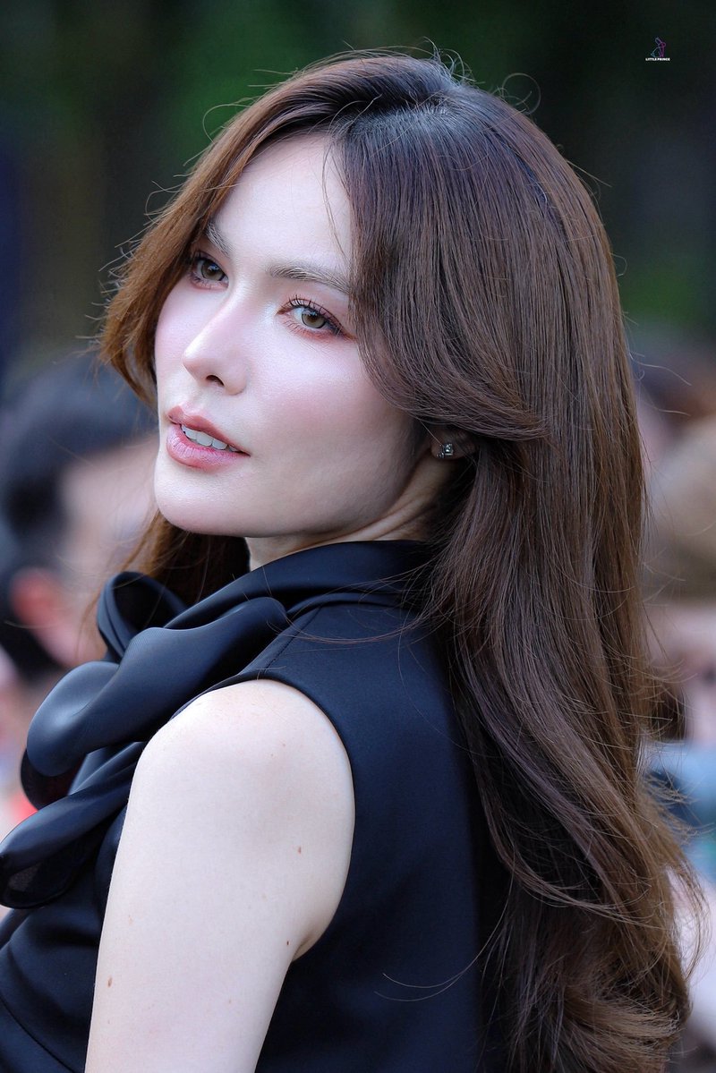 itspanuruamj's tweet photo. เฟลมนี้สวยจังคะ อย่างกับเทวดาเดินดินแหนะ 🪽
˚₊‧꒰ּ #ชาล็อตออสติน , #CharlotteAustin ໒꒱ ‧₊˚ https://t.co/KHFF20KoaS