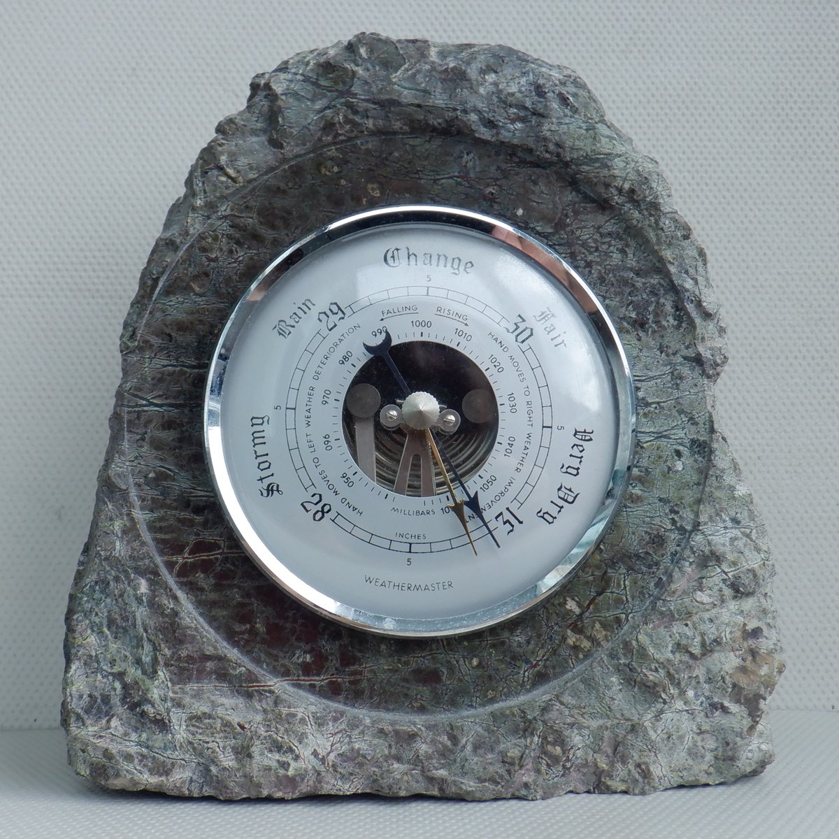 EverRotating's tweet photo. Here's a vintage Cornish serpentine stone barometer. 18 cm in height. 〓〓

 #VintageShowAndSell https://t.co/kL23OasdEM