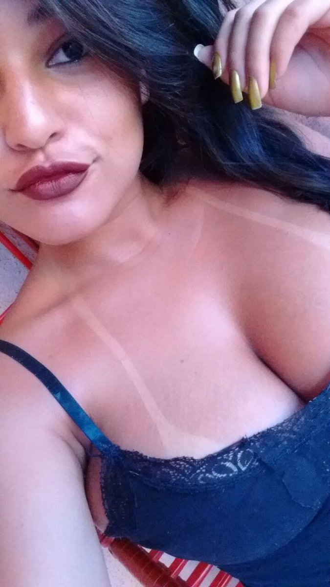 SoasdeCorno's tweet photo. morena brasileira mostrando as solinhas, não tem como🤤🥵😍

#puta #casada #vazada #morena #pezinhos #feet #foot #cuckold https://t.co/EhkwBf3AFd