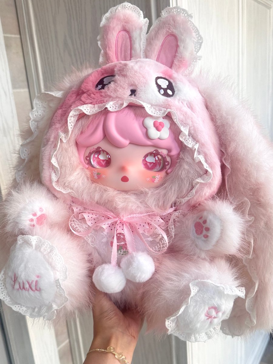 CIOKVW's tweet photo. Oh my gosh, the strawberry daifuku is both beautiful and adorable!!! I absolutely love it. https://t.co/IQwqY90LW3