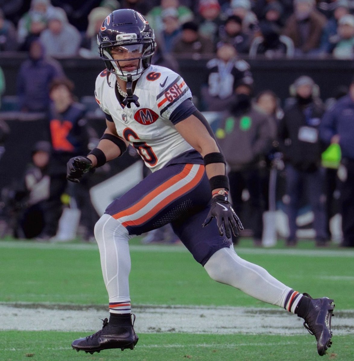 bearszn's tweet photo. Bears CB Kyler Gordon will not have his practice window open yet, per @BradBiggs 

Ben Johnson when asked about Kyler: 

"I've got nothing to add there."

That doesn’t sound good. https://t.co/eIaPyiflqy