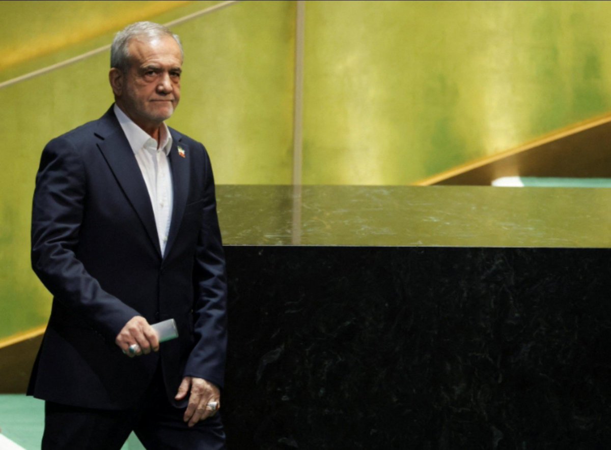 Akkhans1a's tweet photo. Iranian President Masoud Pezeshkian has arrived in New York and is presenting Iran’s position at the United Nations General Assembly, while the US-Iran war and diplomatic efforts remain major issues https://t.co/IwleRjJNeT