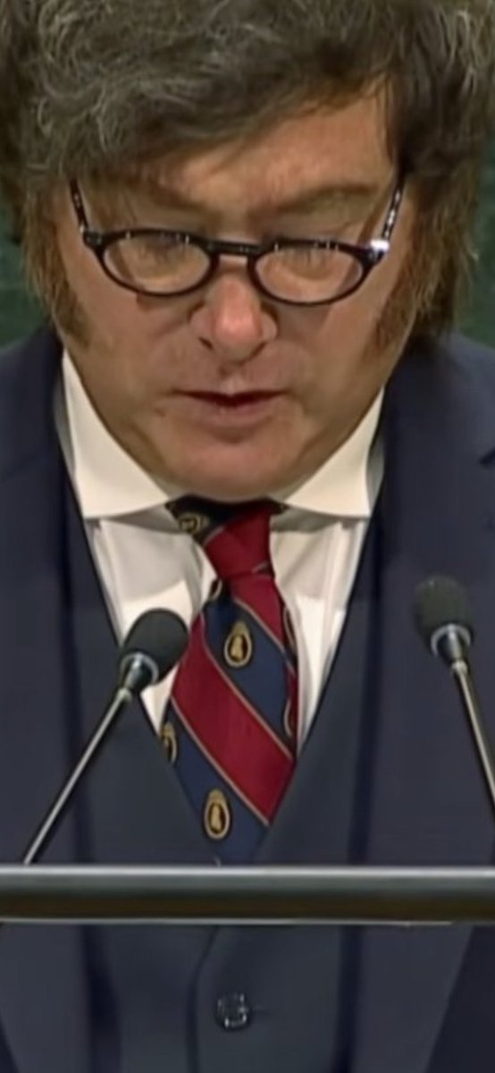 LaVonHayek's tweet photo. La corbata de Milton.
Abrazo. https://t.co/d1dkbDkaKD