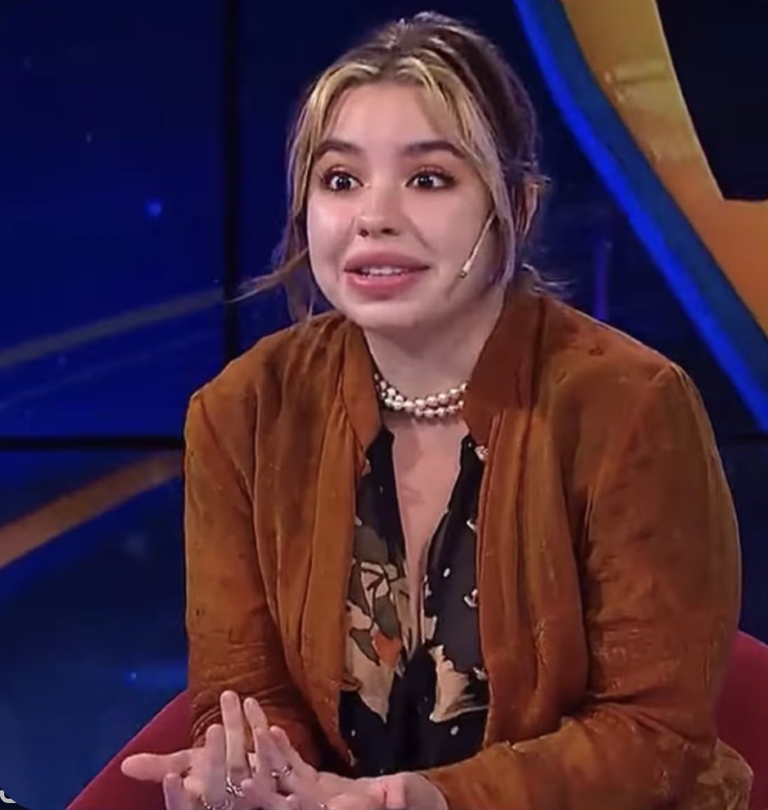LuccaMelpiOk's tweet photo. Anna del Boca, afuera de #LaJugada en el streaming de @telefe 

Quieren a Sol de reemplazo 

Se quedan Viciconte y Pestañela de conductoras https://t.co/C9KNeJxnnl