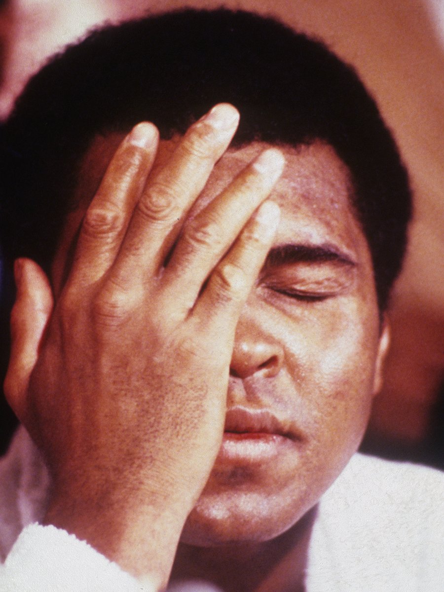 MuhammadAli's tweet photo. Trying to make it through Wednesday like...
#MuhammadAli #BoxingLegend #GOAT https://t.co/60iojeomwW