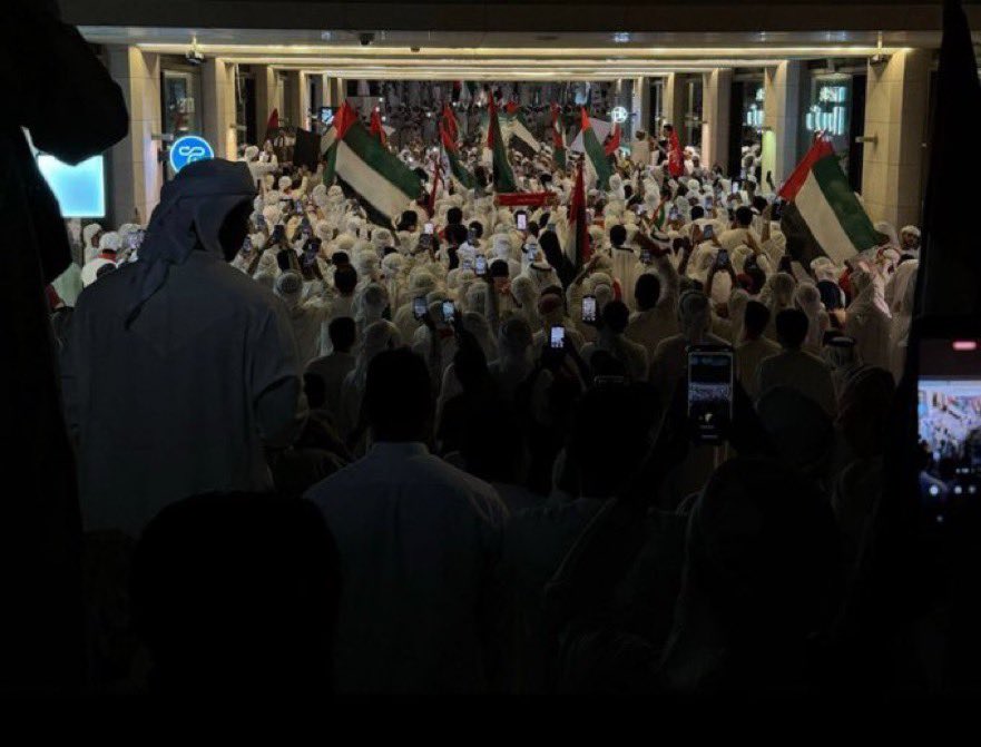 HamadAlmuaini's tweet photo. يا أبطال الأبيض 🇦🇪🤍
أنتم فخر الوطن وعزّه، العبوا بروح قتالية وعزيمة ما تعرف المستحيل. كل خطوة في الملعب تمثل شعب ينتظر منكم الفرح. ارفعوا الراية وخلّوا المجد إماراتي 🏆🔥

#ابيضنا_في_الخليجيه https://t.co/bwroYKH1ol