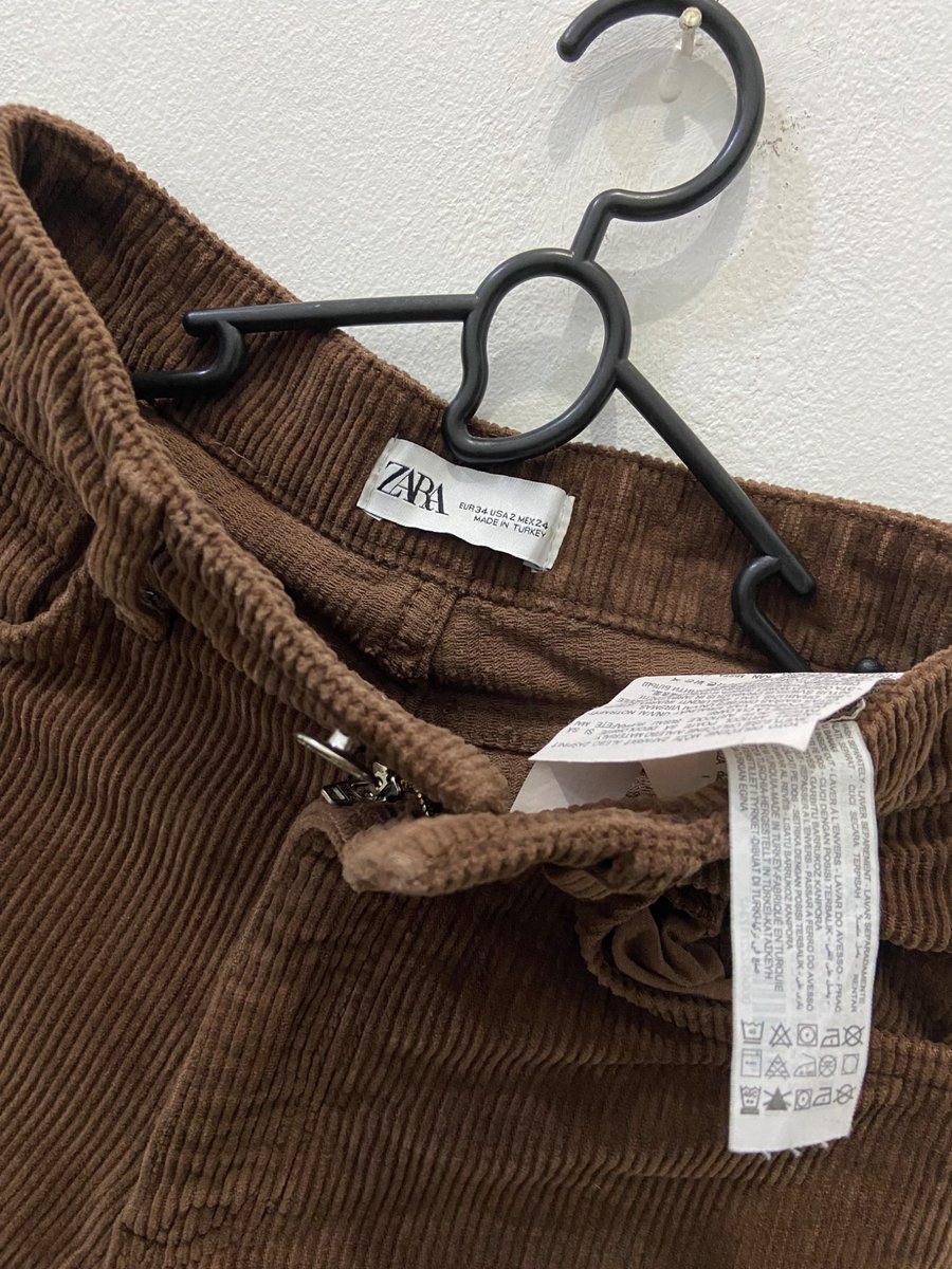 gratciem's tweet photo. Wts jual celana zara 75k, mini dress zara 80k bisa oren ya https://t.co/I7LwHAle84