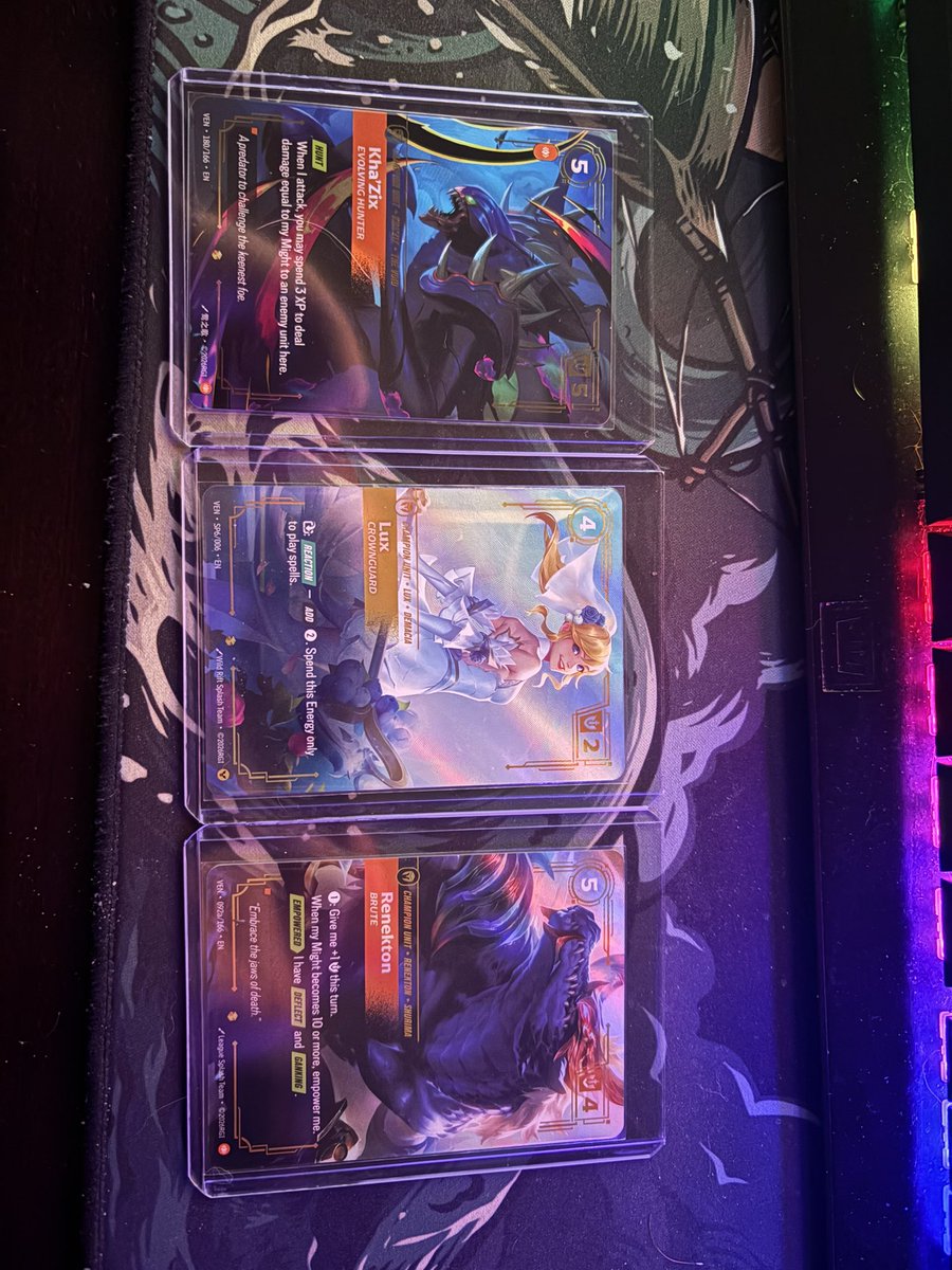 jacedw1's tweet photo. @BardyGG first riftbound box ever. not really sure what else to have looked for, just getting into the game, but not too shabby! https://t.co/oO6RyNwUOx