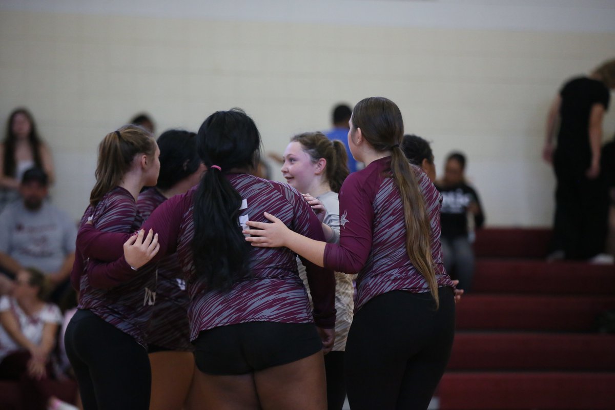 HPS_athletics's tweet photo. Our JV-B Girls Volleyball team is at home today against Clawson. Here are pictures from a recent match against Royal Oak. #hazelparkschools #GoVikings #WeAreOne https://t.co/eTK0L1JZiD