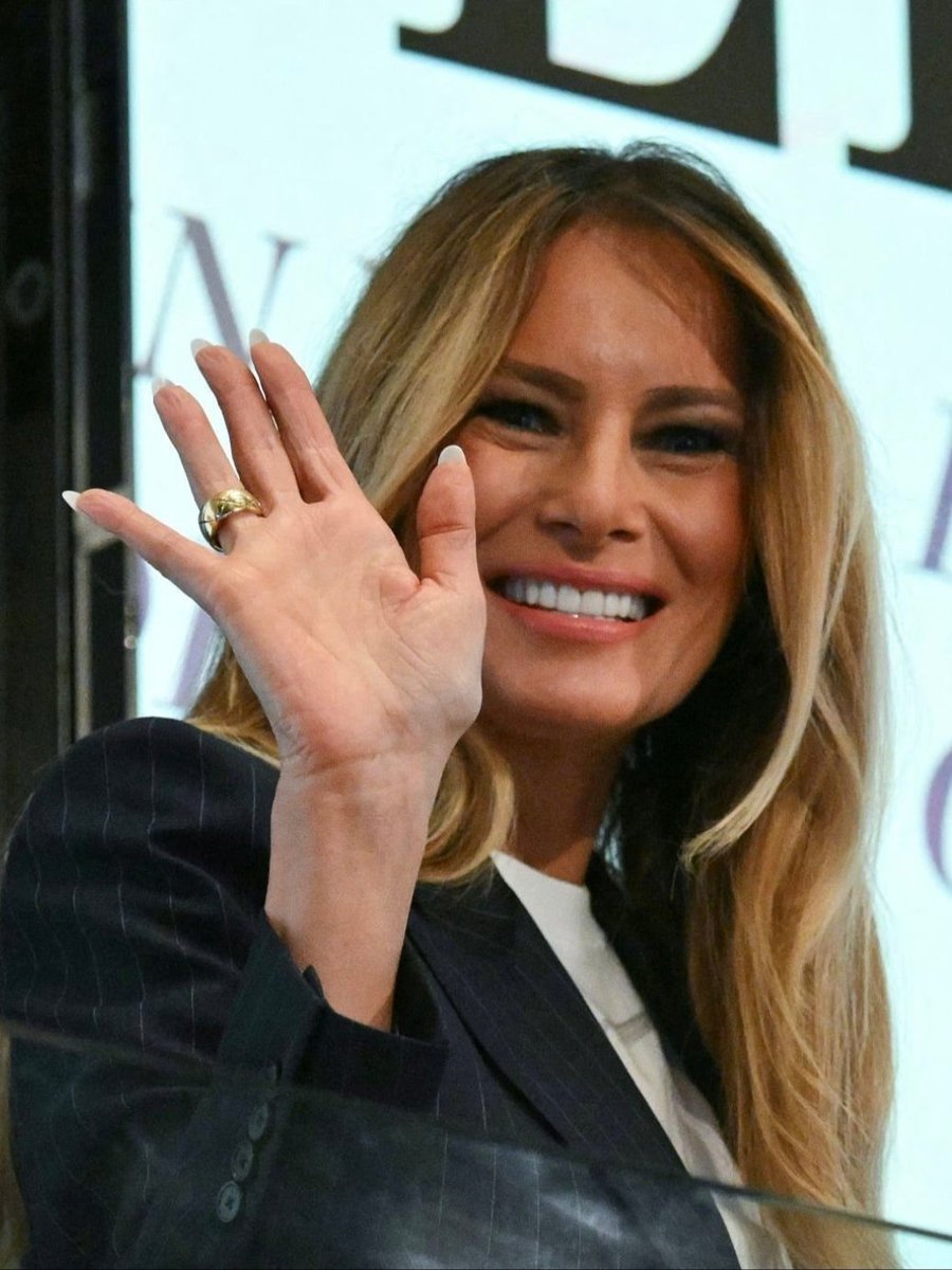 PU28453638's tweet photo. Best picture of the day! 

Melania's smile 🥰 https://t.co/PqqYscMXzx