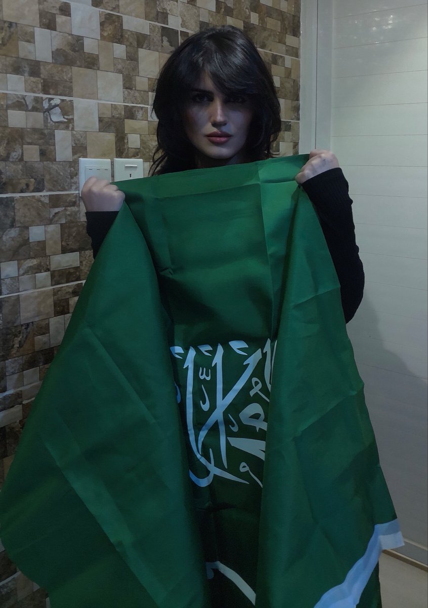 madeinheavsx's tweet photo. فديت أم الوطن 💕🇸🇦💕 https://t.co/wPkfxGzG0I