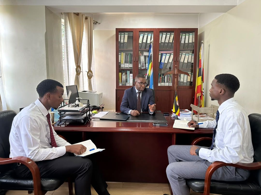 CgcMakCoCIS's tweet photo. EXECUTIVE SUMMARY: Our interview with new Principal, Prof. Engineer Bainomugisha!

We sat down with him to discuss research labs, AI in software engineering, and solving real-world problems.

Here is a full breakdown of his responses...⬇️

#CoCIS #MakerereTech https://t.co/Q7CeXaFsK8