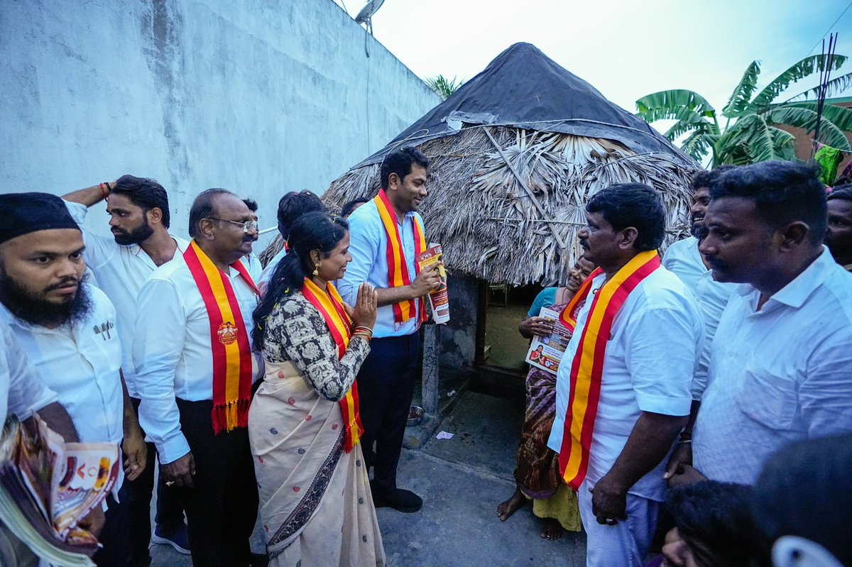 AadhavArjuna's tweet photo. மதுராந்தகம் சட��டமன்றத் தொகுதி - மதச்சார்பற்ற சமூகநீதி வெற்றிக் கூட்டணியின் வேட்பாளர் திருமதி. மரகதம் குமரவேல் அவர்களை ஆதரித்து இடைத்தேர்தல் பிரசாரத்தில் ஈடுபட்டோம்.

அடிப்படை கட்டமைப்புகள், இளைஞர்களுக்கான வேலைவாய்ப்பு, அத்தியாவசிய தேவைகள் ஆகிய அனைத்திலும் மதுராந்தகம் தொகுதி நவீன தொழில்நுப்ட வசதிகளுடன் தன்னிறைவு பெற வேண்டும்.

நமது வெற்றித் தலைவர் அவர்கள�� தலைமையிலான ஆட்சியில், எல்லோருக்குமான வளர்ச்சியை நோக்கிய திட்டங்களை வேகமாக முன்னெடுத்து வருகிறோம். குறிப்பாகச் சென்னையை மட்டும் சார்ந்திராத வகையில், முழுமையான தொழில் வளர்ச்சியையும் முன்னேற்றத்தையும் மதுராந்தகம் மக்கள் அடைய வேண்டும்.

சாதி, மதத்திற்கு அப்பாற்பட்டு தமிழக குடும்பங்களில் ஒருவராக, எல்லோருக்குமான நல்லாட்சியை வழங்கிவருகிறார் வெற்றித் தலைவர் அவர்கள். 

'ஊழல், ��ுறைகேடுகளற்ற வெளிப்படைத்தன்மையுள்ள நிர்வாகம்' என்கிற சிறப்போடு தமிழக வெற்றிக் கழக ஆட்சி நடைபெற்று வருகிறது. மதுராந்தகம் மற்றும் தாராபுரம் இடைத்தேர்தலில் நமது வேட்பாளர்கள் அடையப்போகும் வெற்றி அதனை மீண்டும் உறுதிப்படுத்தும்.
1/2