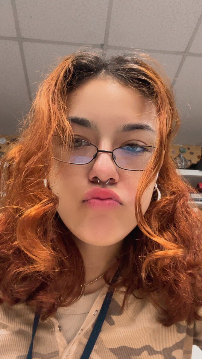 _sangre_dulce_'s tweet photo. more selfies. miss my copper hair… https://t.co/JifYfT5j9E