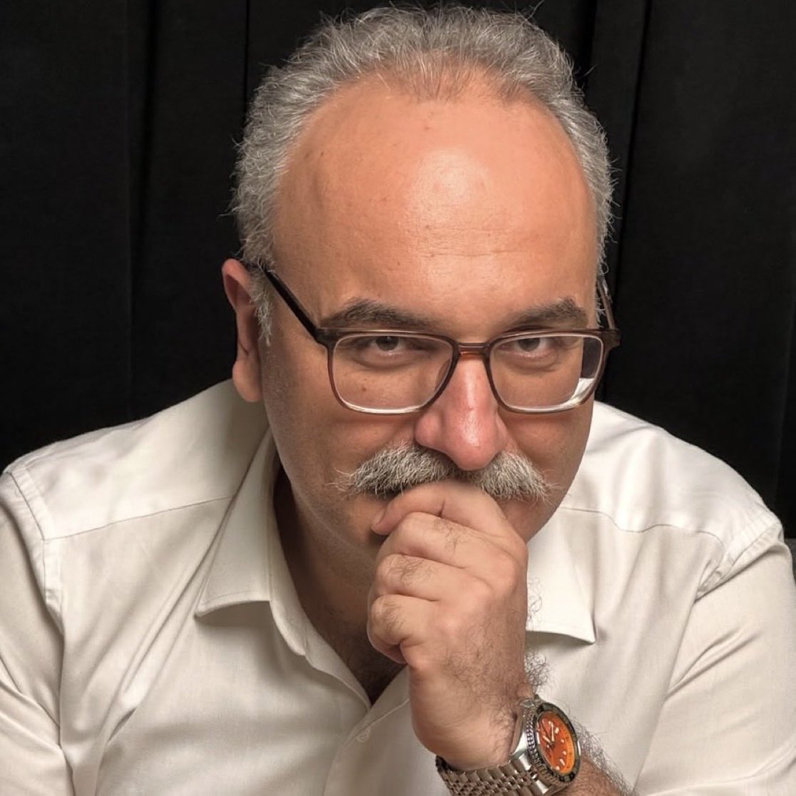 darkwebhaber's tweet photo. Paradox oyunlarında 6 binden fazla saati olan tarihçi Emrah Safa Gürkan, Hearts of Iron IV topluluğunda Atatürk’e yönelik iftiralara tepki göstererek boykot çağrısı yaptı. https://t.co/2kwbGVh16z