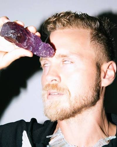 doinks_in_amish's tweet photo. @spencerpratt crystal says I want to suck his cock https://t.co/YoF8KNd5sg