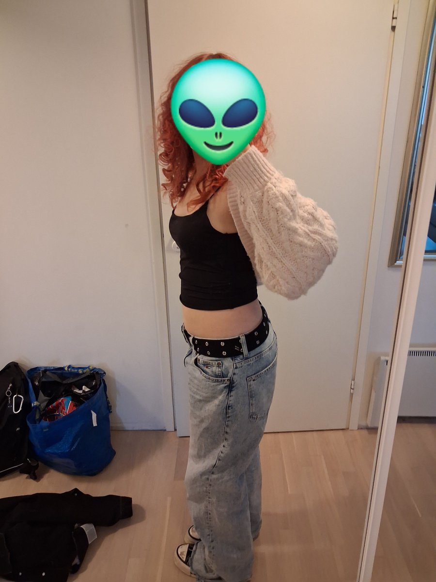 Ennardenna's tweet photo. Me after breakfast vs at 8pm (I binged on mac and cheese)

Total calories around 1900cal😭 https://t.co/eiYLdR48E7