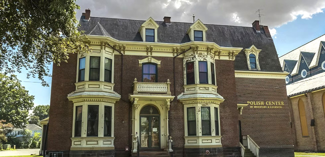 EventsINSIDER's tweet photo. REVIEW: The Polish Center of Discovery and Learning is a Gem of New England (5 stars) https://t.co/HXzwNma8rz https://t.co/5Q7mQn2jFy