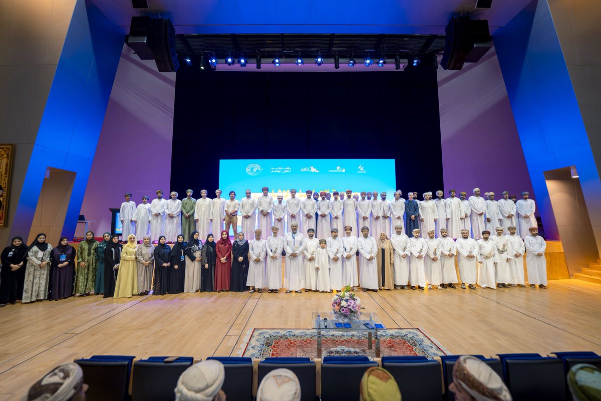 OHRC_OMAN's tweet photo. في اطار الشراكه و التعاون بين اللجنه العمانيه لحقوق الانسان ومؤسسات المجتمع المدني شاركت اللجنة العُمانية لحقوق الإنسان في ختام أعمال مبادرة “التواصل الإشاري”، التي نظمها معهد التواصل للتدريب، بالتزامن مع الاحتفاء باليوم الدولي للغات الإشارة، وذلك برعاية سعادة الدكتور/ عبدالله بن حمود الحارثي راعي الحفل، وسط حضور ممثلي الجهات الحكومية والخاصة ومؤسسات المجتمع المدني.

📌 تفاصيل الخبر على الرابط التالي:

https://t.co/uAGgsSRu6J