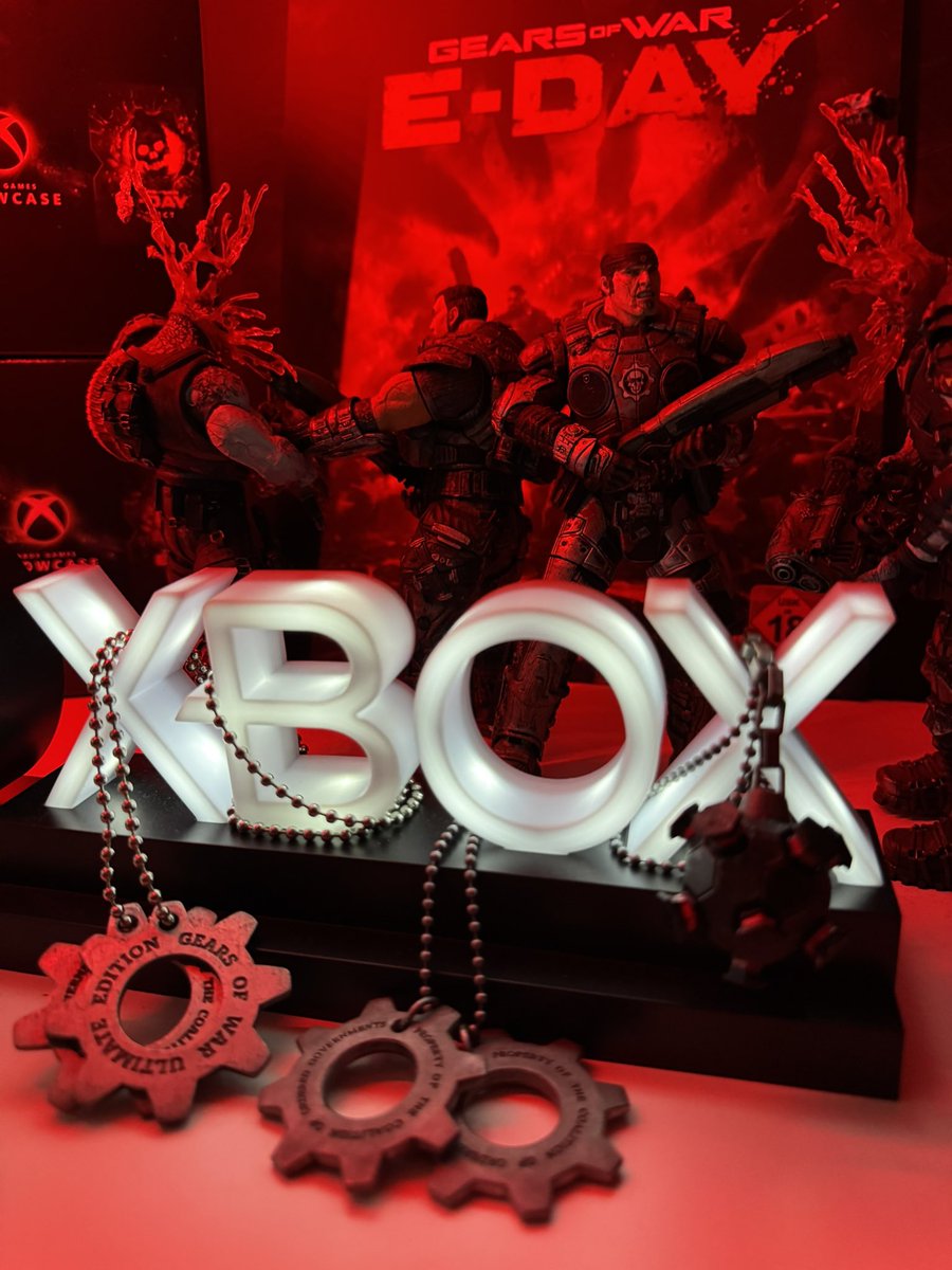 xMRDGx's tweet photo. Back to Back 💚⚙️
TO. THE. END. 

Soon we’ll see Marcus and Dom together again. 

Can’t wait for E-Day!

NEVER FIGHT ALONE ‼️💯
@GearsofWar @CoalitionGears @XBOX 

"Strong people dont put others down.
They lift them up.“
 #GearsofWarEDay #GearsFam #GearsofWar #XBOX https://t.co/WivASZnDCK