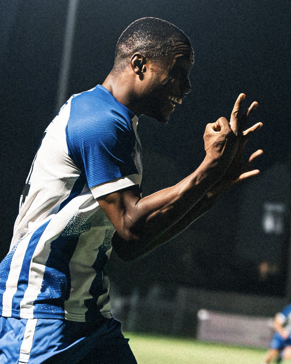 HerneBayFC's tweet photo. 𝓞ℋ, 𝓦ℋ𝓐𝑇 𝓐 𝓝𝓘𝓖ℋ𝑇! 🎶

📸 | @KiransVisuals 

#HBFC | #WeAreTheBay https://t.co/1s78JWmPSb