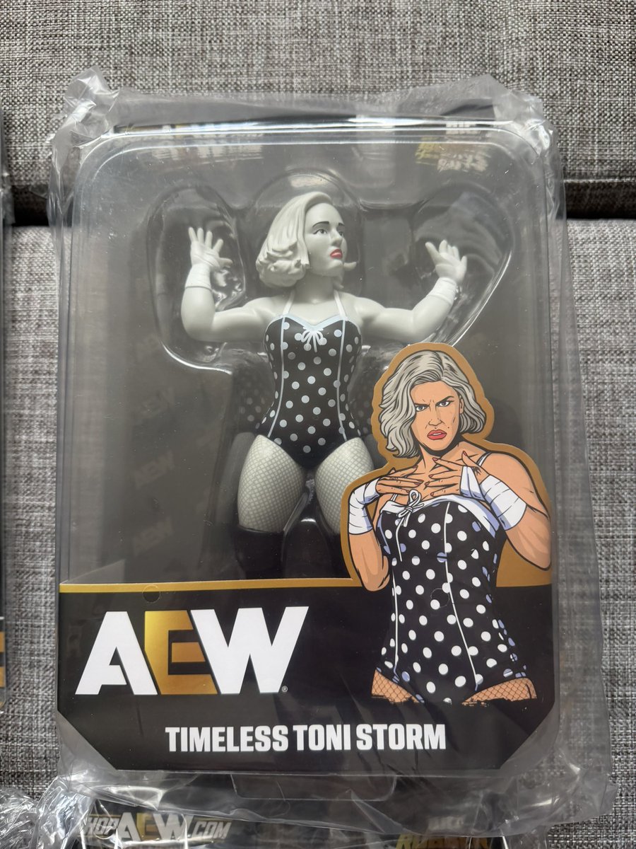 MarkSterlingEsq's tweet photo. Big show on WHAT NOT today at 6!

Lots of giveaways!  Hang with me and then watch Dynamite!

Signed Smart Mark Sterling figures!

https://t.co/TY0qKX4GKl https://t.co/qVOnsE2IYt
