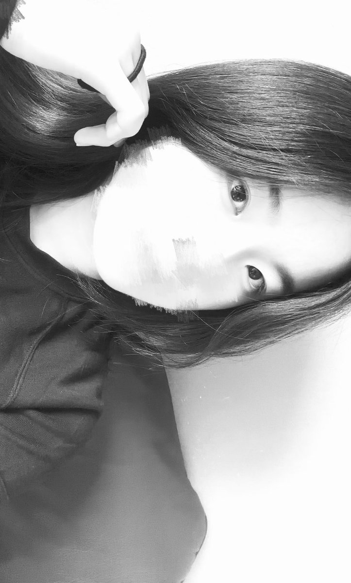 Yuqqbm's tweet photo. #정병계_𝕏친소 #우울계_𝕏친소 #일상계_𝕏친소 

피어싱,국힙,외힙 좋아해요
몇개월 정도 쉬다가 새로운 계정으로 왔어요 !
맘찍 다 잡을게요 흔적 남겨주세요♡ https://t.co/MUAD5NGcIJ
