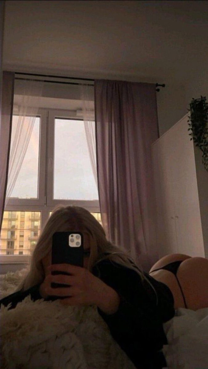 Emilycutie1600's tweet photo. Dm for sum fun https://t.co/MQAr9SdhQq