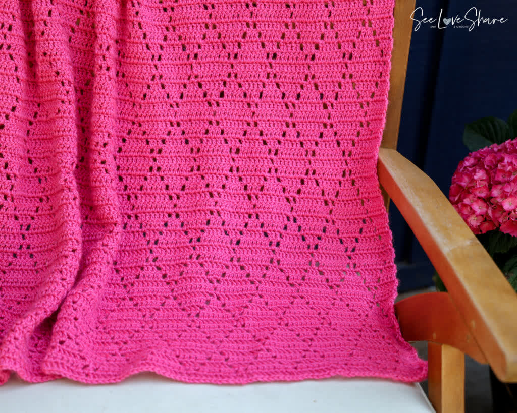 OombawkaDesign's tweet photo. Petunia Lace Diamond Baby Blanket - Free Crochet Pattern - SeeLoveShare 
PIN it for later: https://t.co/lKmH8I7zUj
Free Pattern Link: https://t.co/eBZnMSO1X4 https://t.co/V1qJwLkXxp