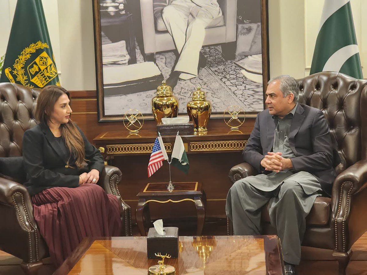 Akkhans1a's tweet photo. Islamabad: Federal Interior Minister Mohsin Naqvi held an important meeting with U.S. Ambassador Natalie Baker.
The meeting included discussions on strengthening Pakistan-U.S. relations and exploring opportunities for investment. https://t.co/W8OSj0nPLW