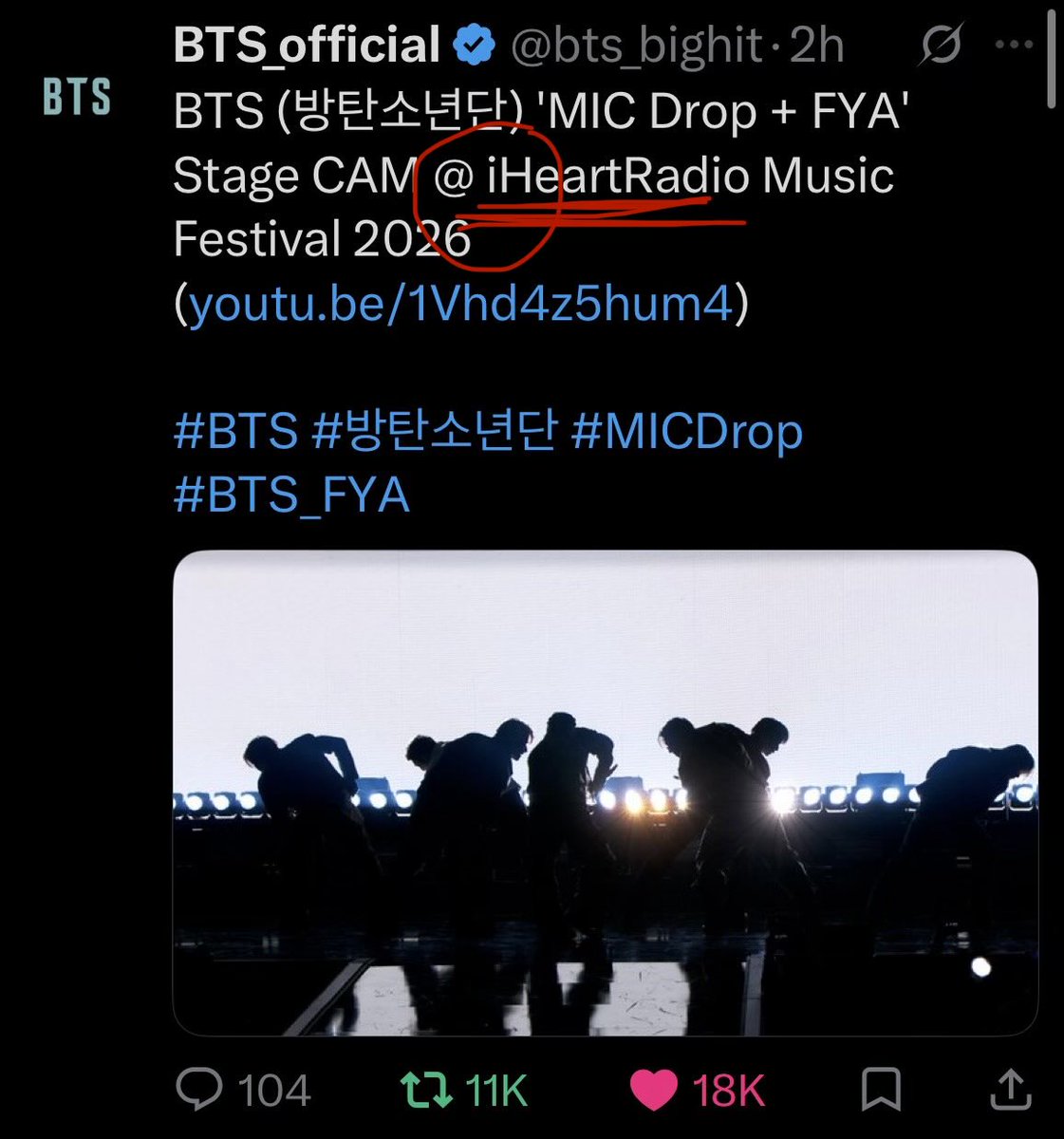 Ot7Som's tweet photo. توي أنتبه واضح بيقهيت و الأعضاء شافوا وش صار ف لما نزلت أداءات بانقتان سوت فراغ لمنشن iheartRadio هنا و على ستوري الانستا عشان ما يوصلهم المنشن يعني قطع علاقات رسمي حبيت الحركة و ربي بيقهيت صايرة كفو 😭🔥 https://t.co/eTQ43uf7TF