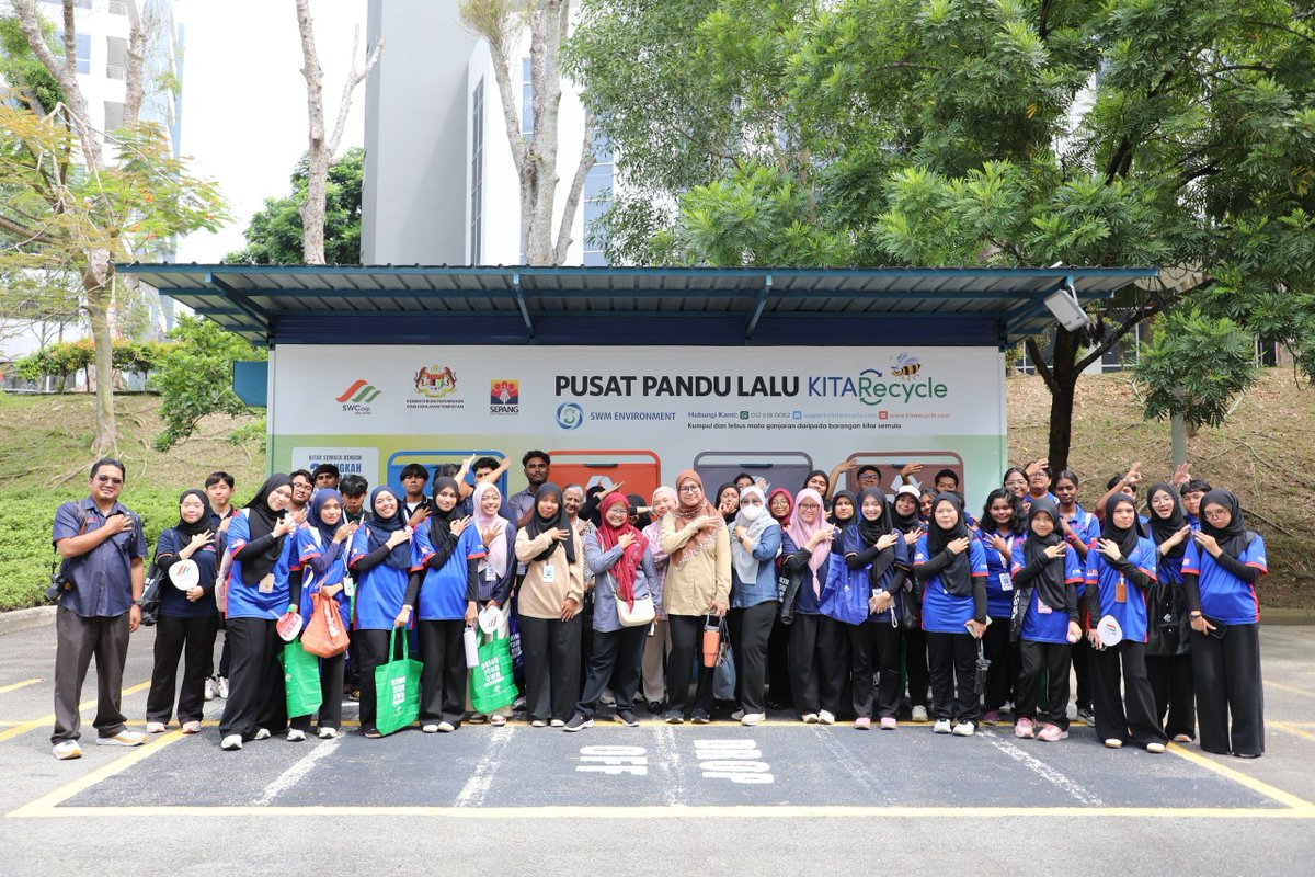 swcorp_my's tweet photo. SWCorp Discovery Tour Terima Kunjungan Warga Politeknik Sultan Salahuddin Abdul Aziz Shah, Shah Alam
📍 23 September 2026

SWCorp menerima kunjungan warga Politeknik Sultan Salahuddin Abdul Aziz Shah, Shah Alam https://t.co/AzFWaxAVvE